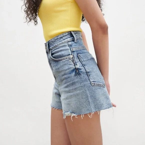 NEW! HP 🥳🥳🥳Zara Seamless Denim Shorts - Picture 4 of 13